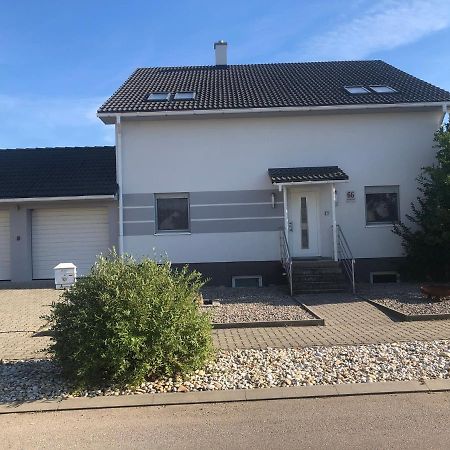 פראונקירשן Lakeside Villa מראה חיצוני תמונה