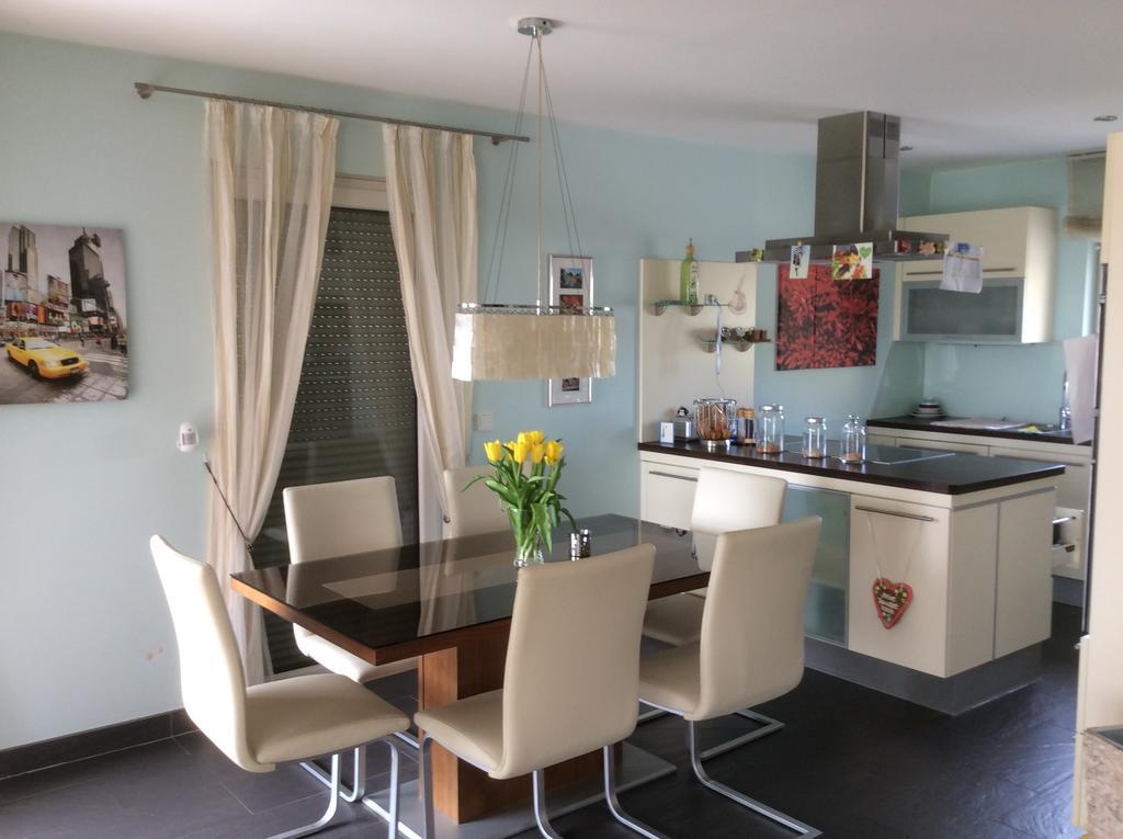 פראונקירשן Lakeside Villa מראה חיצוני תמונה